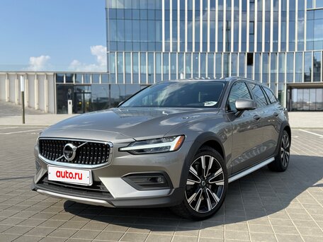 2020 Volvo V60 Cross Country II, коричневый, 2650000 рублей, вид 2