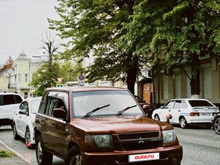 2004 Mitsubishi Pajero iO, красный, 900000 рублей, вид 2