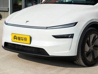 2025 Tesla Model Y Long Range I Рестайлинг, белый, 7639800 рублей, вид 2
