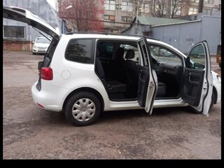 2014 Volkswagen Touran I Рестайлинг 2, белый, 600000 рублей, вид 3