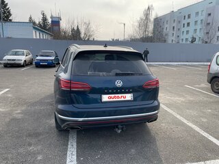 2018 Volkswagen Touareg III, синий, 4350000 рублей, вид 3