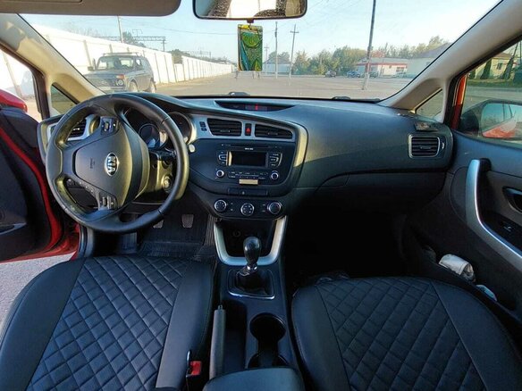 2013 Kia Ceed II, красный, 900000 рублей - вид 10