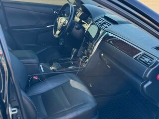 2015 Toyota Camry VII (XV50) Рестайлинг, чёрный, 1800000 рублей, вид 5