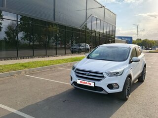 2017 Ford Kuga II Рестайлинг, белый, 1670000 рублей, вид 1