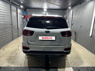 2019 Kia Sorento III Prime Рестайлинг, белый, 3650000 рублей, вид 5