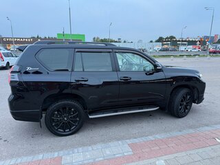 2021 Toyota Land Cruiser Prado 150 Series Рестайлинг 3, чёрный, 5900000 рублей, вид 2