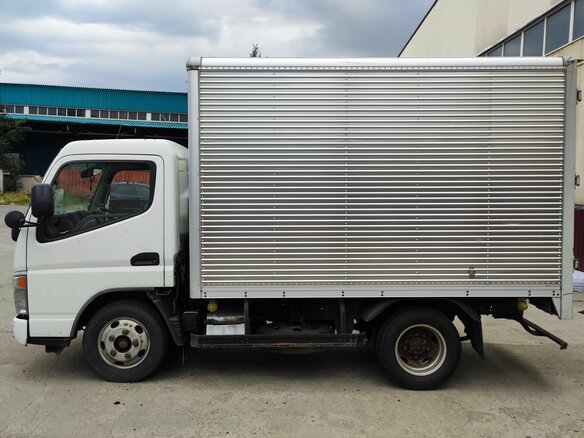2004 Fuso (Mitsubishi) Canter, белый, 1900000 рублей - вид 3