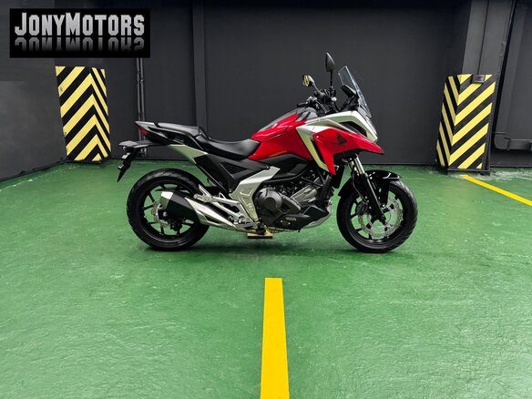 2021 Honda NC 750X, красный, 1025000 рублей