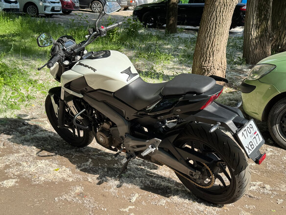 2017 Bajaj Dominar 400, белый, 270000 рублей - вид 5