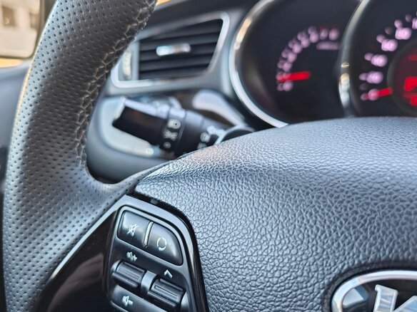 2013 Kia Ceed II, белый, 1330000 рублей - вид 9