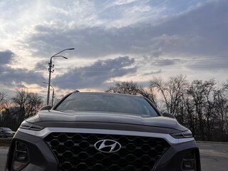 2019 Hyundai Santa Fe IV, серебристый, 2700000 рублей, вид 2