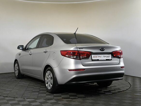 2015 Kia Rio III Рестайлинг, серый - вид 5