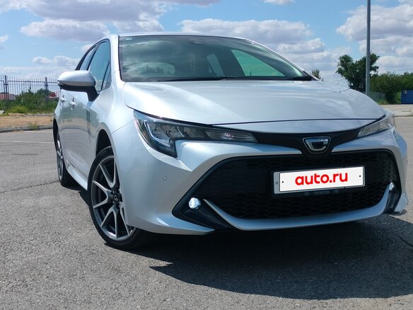 2021 Toyota Corolla Sport XII (E210), серебристый, 2000000 рублей - вид 1