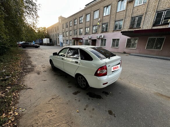 2010 Lada (ВАЗ) Priora I, белый, 300000 рублей - вид 6