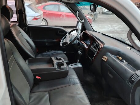 2010 Kia Bongo, белый, 660000 рублей, вид 3