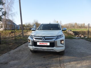 2020 Mitsubishi L200 V Рестайлинг, белый, 3600000 рублей, вид 1