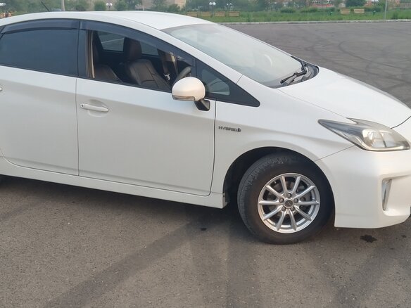 2012 Toyota Prius III Рестайлинг (XW30), белый, 1315000 рублей - вид 4