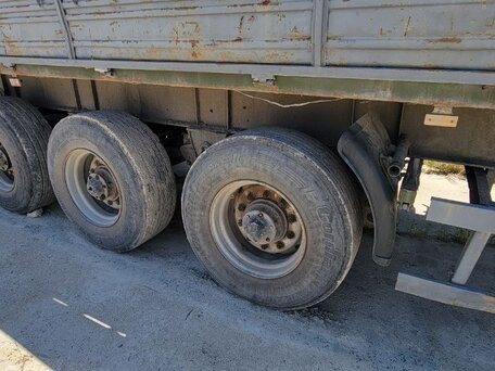 2009 МАЗ Полуприцеп бортовой, зелёный, 650000 рублей, вид 4
