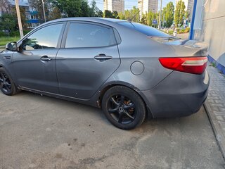 2012 Kia Rio 4-speed III, серый, 700000 рублей, вид 5
