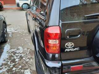2005 Toyota RAV4 II (XA20) Рестайлинг, чёрный, 1237999 рублей, вид 3