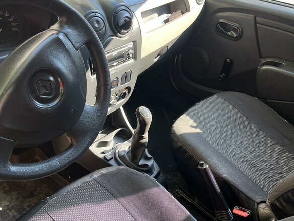 2014 Renault Logan I Рестайлинг, белый, 249000 рублей - вид 5