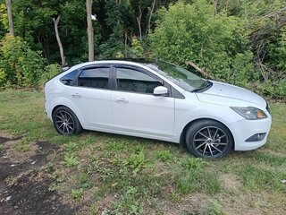 2010 Ford Focus II Рестайлинг, белый, 750000 рублей, вид 3