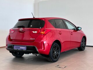 2013 Toyota Auris II, красный, 1127000 рублей, вид 2