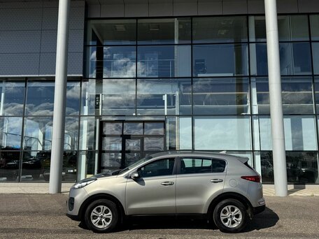 2017 Kia Sportage IV, серебристый, 1525000 рублей, вид 5