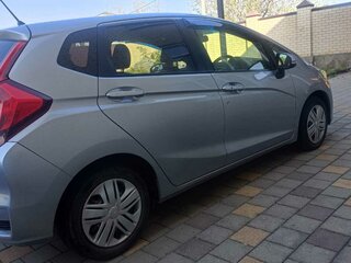 2018 Honda Fit III Рестайлинг, серебристый, 1270000 рублей, вид 2