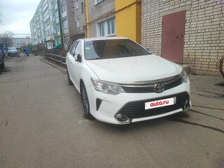 2016 Toyota Camry VII (XV50) Рестайлинг, белый, 1700000 рублей, вид 1