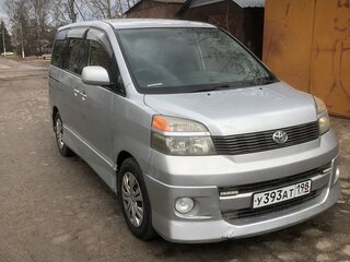2002 Toyota Voxy I (R60), серебристый, 807000 рублей, вид 3
