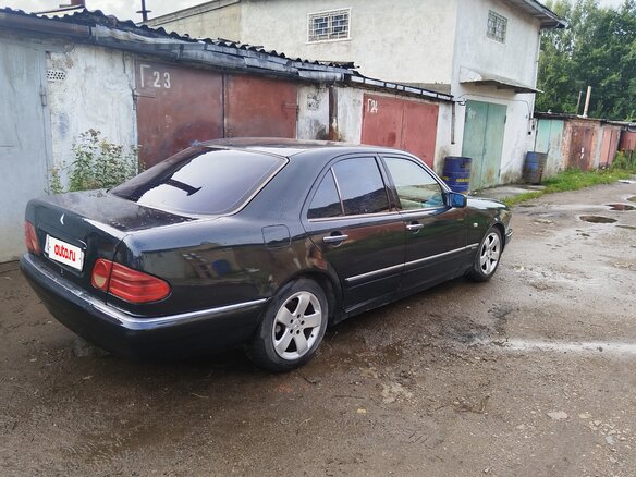 1996 Mercedes-Benz E-Класс 200 II (W210, S210), зелёный - вид 3