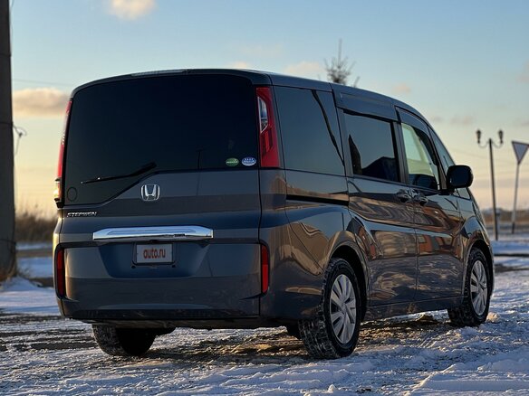 2018 Honda Stepwgn V Рестайлинг, серый, 2249000 рублей - вид 3