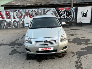 2007 Toyota Avensis II Рестайлинг, серебристый, 800000 рублей, вид 2