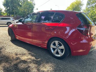 2008 BMW 1 серии 116i I (E81/E82/E87/E88) Рестайлинг, красный, 630000 рублей, вид 4