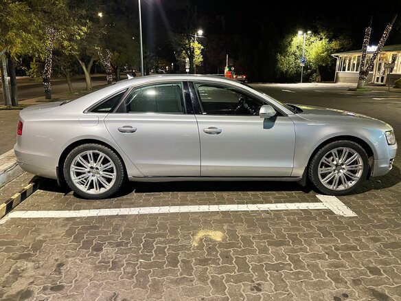 2010 Audi A8 III (D4), серебристый - вид 4