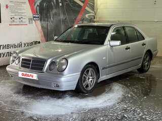 1999 Mercedes-Benz E-Класс 240 II (W210, S210) Рестайлинг, серебристый, 397000 рублей, вид 1