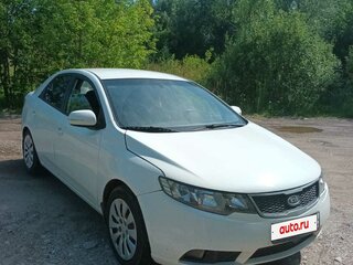 2011 Kia Cerato 4-speed II, белый, 780000 рублей, вид 2