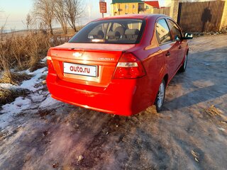 2010 Chevrolet Aveo I Рестайлинг, красный, 430000 рублей, вид 3