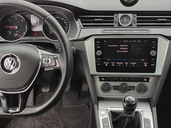 2018 Volkswagen Passat B8, серый, 1850000 рублей - вид 4