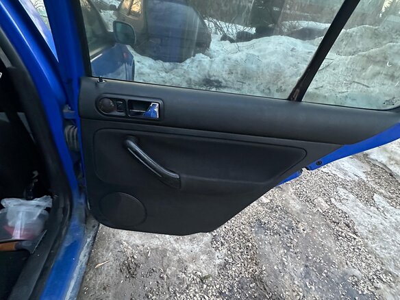 1998 Volkswagen Golf IV, синий, 215000 рублей - вид 9