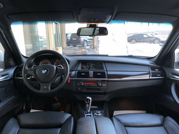 2013 BMW X5 50i II (E70) Рестайлинг, белый - вид 18