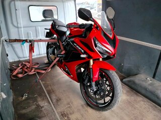 2022 Honda CBR 650R, красный, 950000 рублей, вид 2