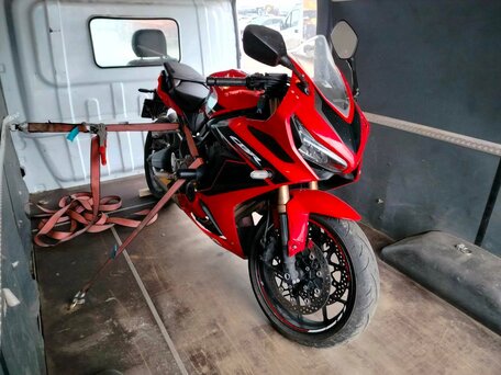 2022 Honda CBR 650R, красный, 950000 рублей, вид 2