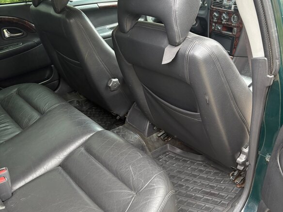 2000 Volvo V40 I Рестайлинг, зелёный, 350000 рублей - вид 9