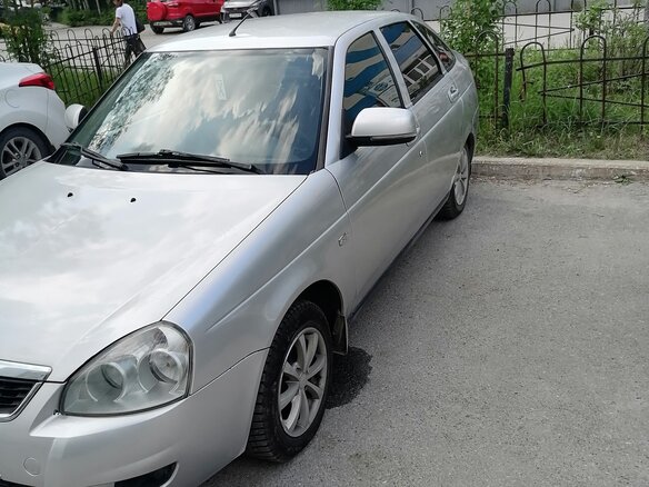 2010 Lada (ВАЗ) Priora I, серебристый, 350000 рублей