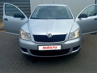 2013 Skoda Octavia II (A5) Рестайлинг, серебристый, 1049000 рублей, вид 2