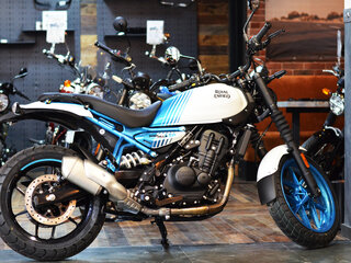 2025 Royal Enfield Guerrilla 450, синий, 559000 рублей, вид 5