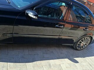 2004 Mercedes-Benz E-Класс 350 III (W211, S211), чёрный, 1150000 рублей, вид 3
