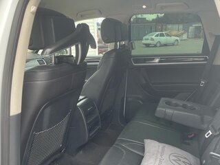 2016 Volkswagen Touareg II Рестайлинг, серый, 3200000 рублей, вид 4